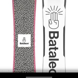 Bataleon Push Up Women's Snowboard - Black, White, and Pink